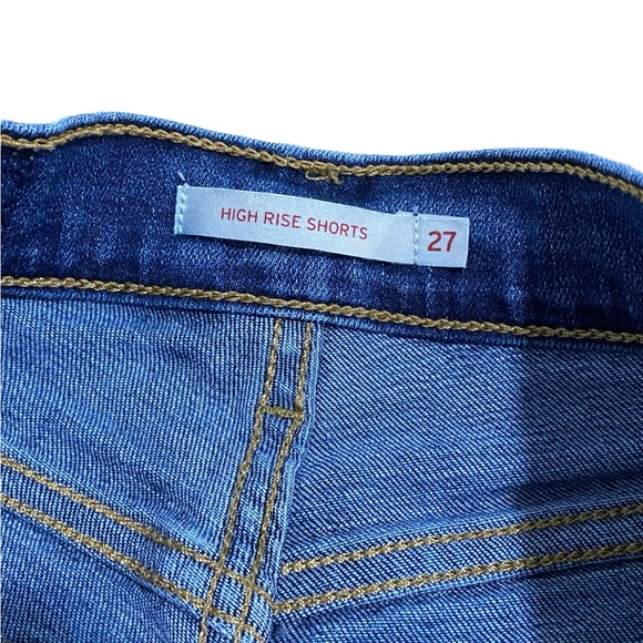 Levi’s Hi Rise Shorts - Picture 5 of 6